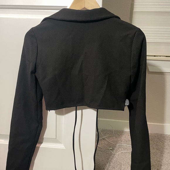 Zara Textured Collared Top with Tie Waist - Picture 2 of 6